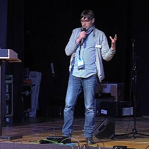 Цифровая радиосистема D-1.  Беспроводные акустические системы LSP-500 PRO. Многоканальные радиосистемы Sennheiser.