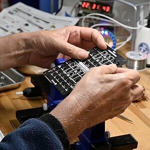 C.K. строит двойной мини-синтезатор Eurorack Kit (eurorack)